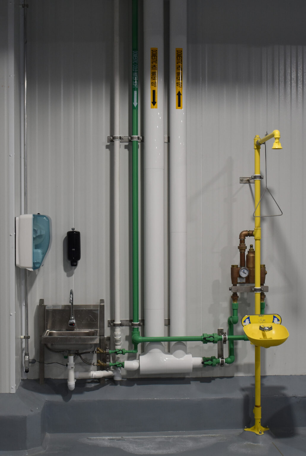 The importance of eye wash stations in facilities